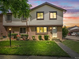 8401 Eighteen Mile Rd #36, Sterling Heights, MI 48313