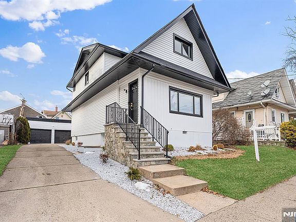 2nd image of 290 Queen Anne Rd