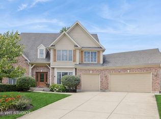 26W155 Prestwick Ln, Winfield, IL 60190