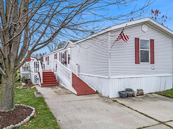 6523 Goldenrod Ct, Burton, MI 48509