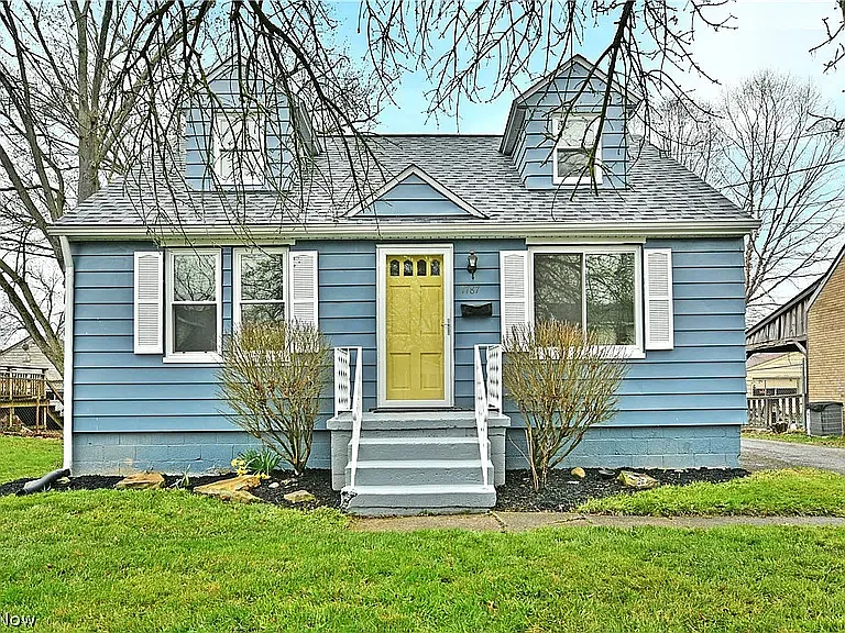 1787 Bonnie Brae Ave NE — Photo 1
