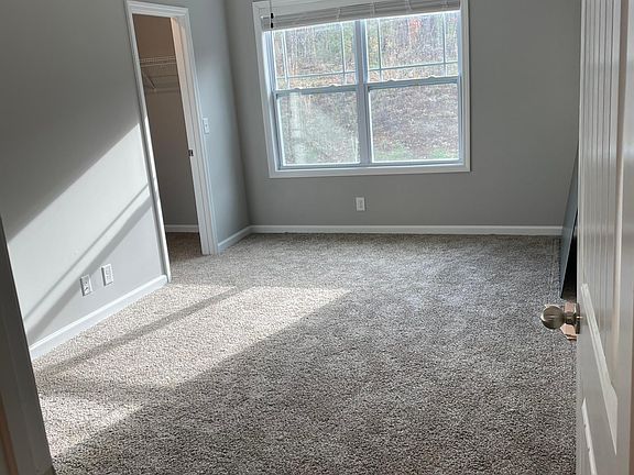 5th image of 242 Woodland Valley Ln