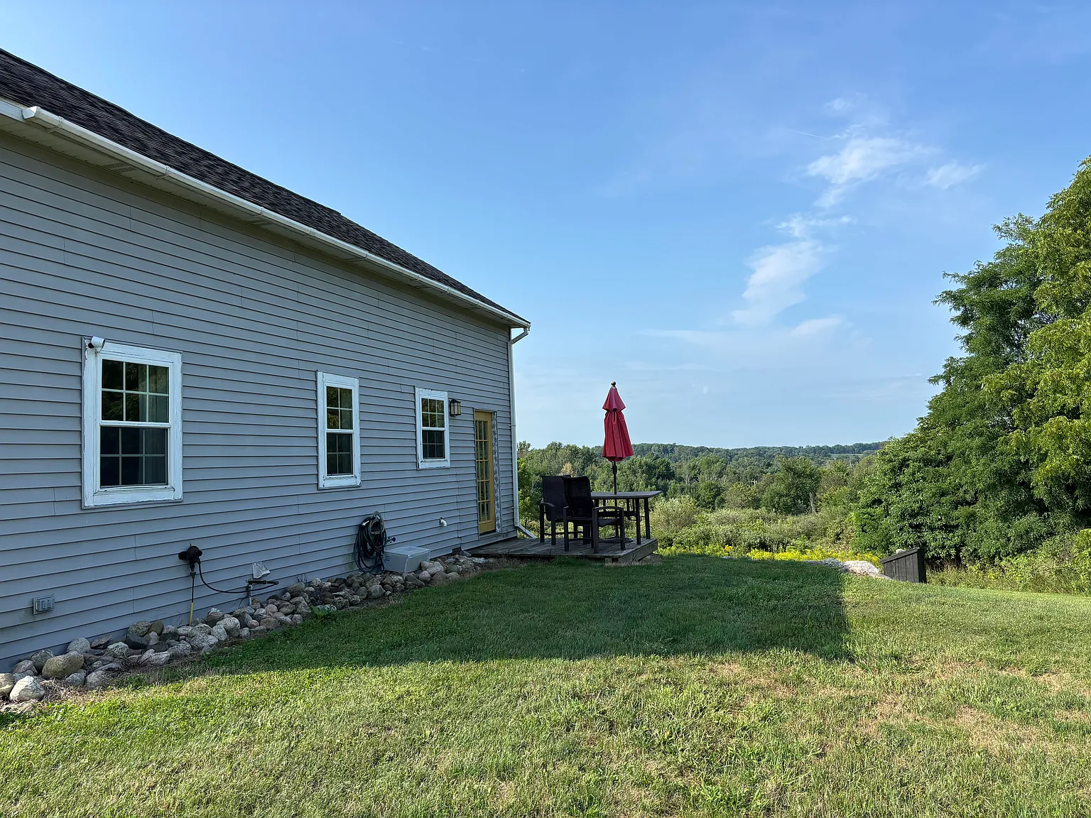 3 bed, 1520 sqft, $1,800 — Photo 3
