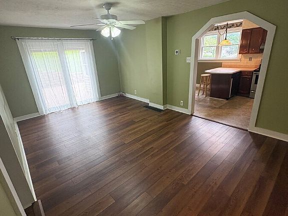 2nd image of 3053 N Valley Pike