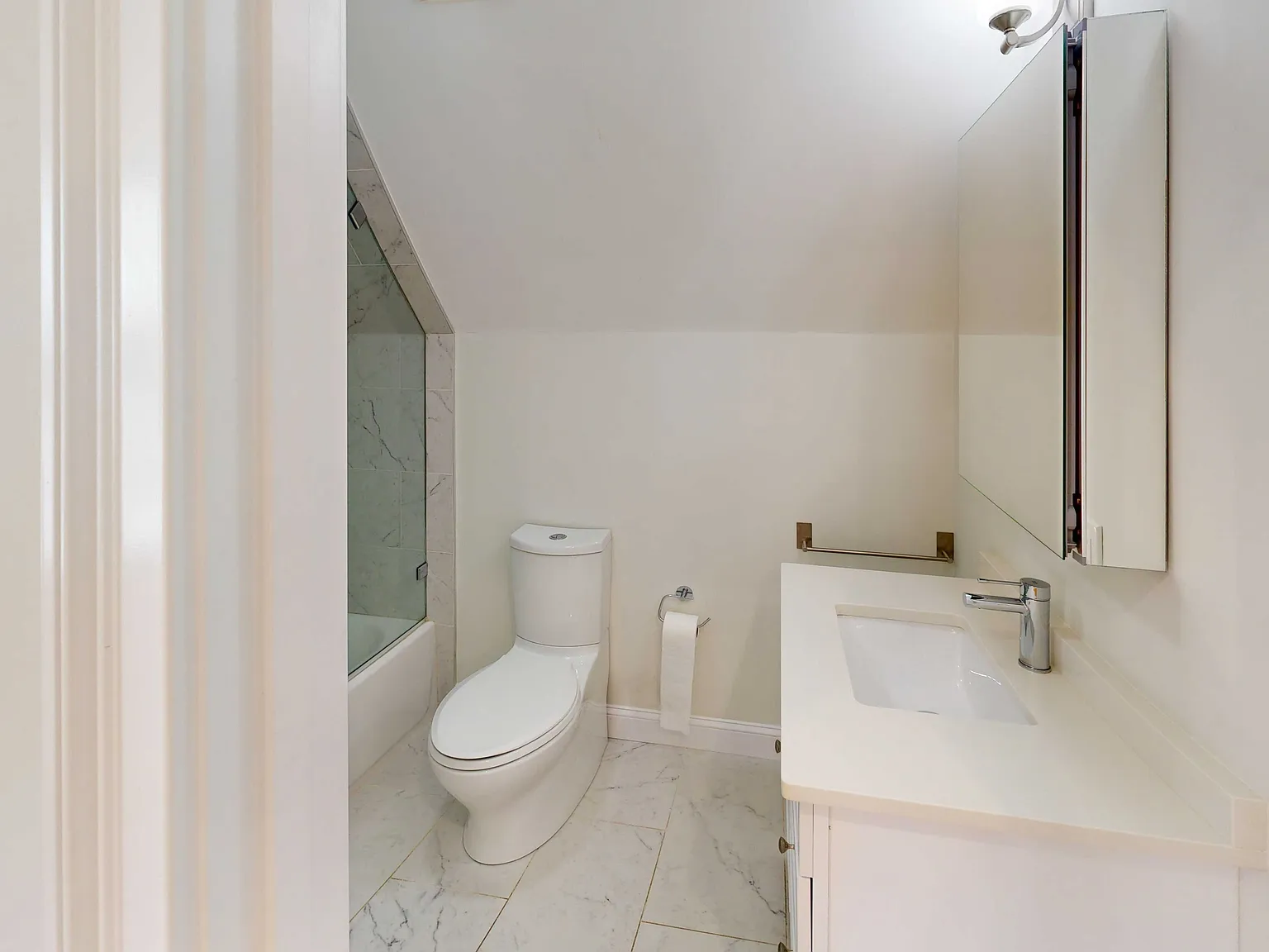 2 bed, $3,550 — Photo 2
