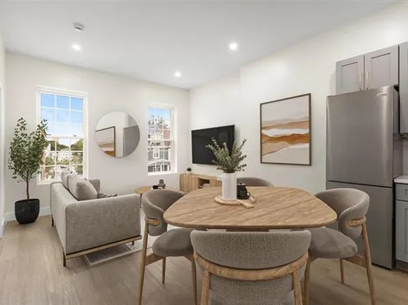 679 Bergen Avenue image 1 of 13