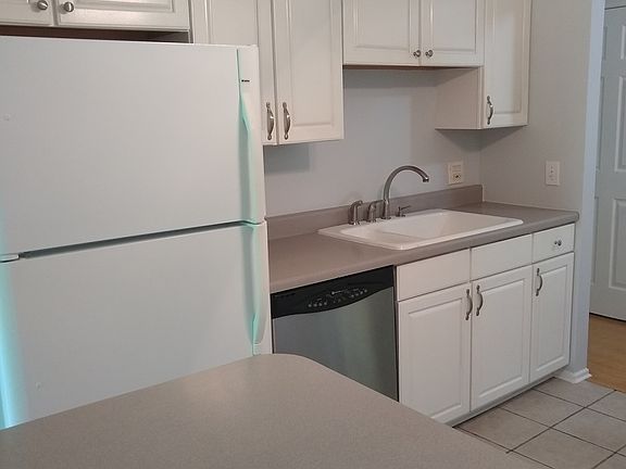 4th image of 25 Ashburn Ct Unit W1