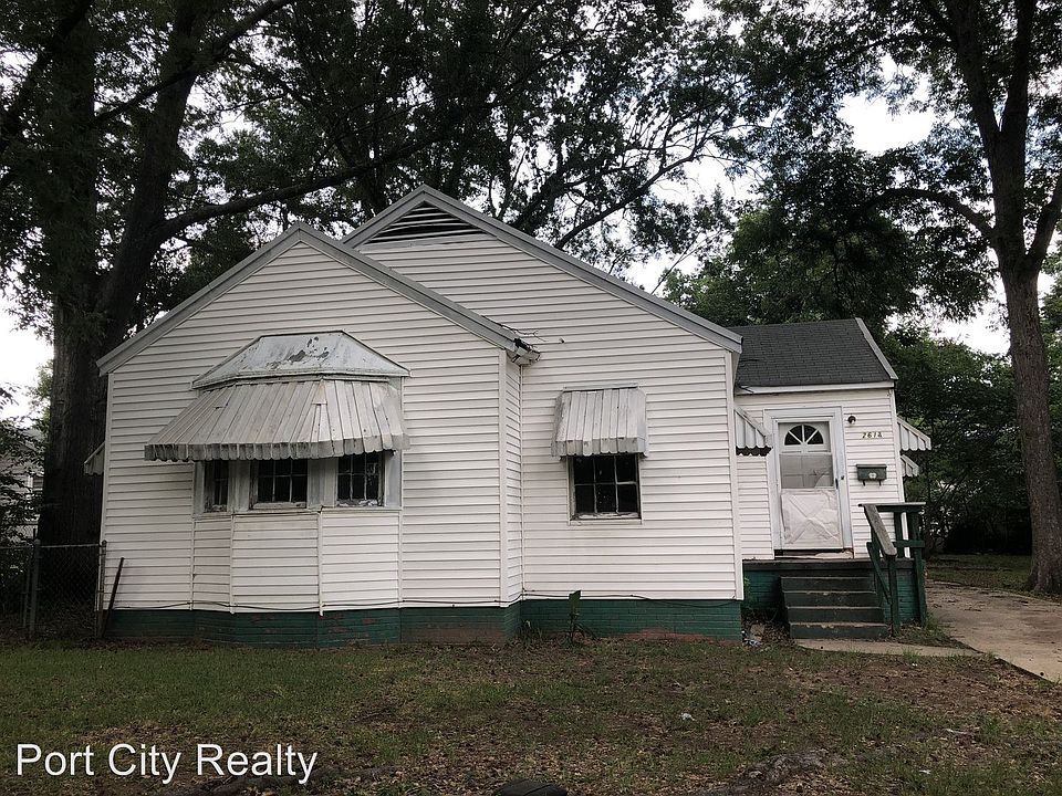 1st image of 2618 Lindholm St