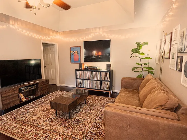 6404 Highway 100 #B — Photo 4