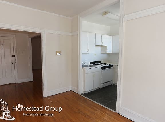 5th image of 630 W Stratford Pl APT 03W