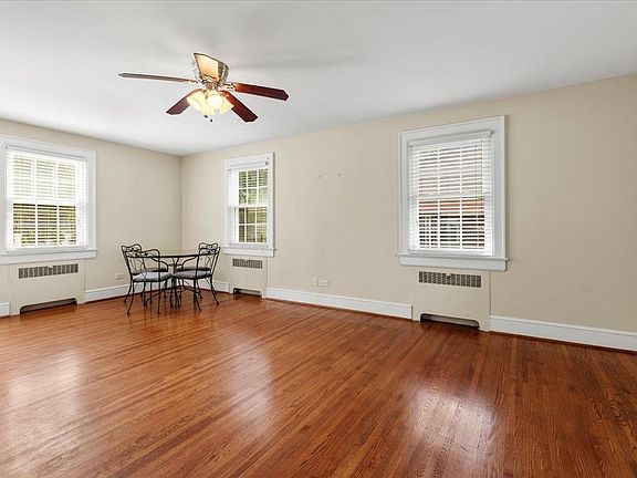 3rd image of 704 Preston Ave