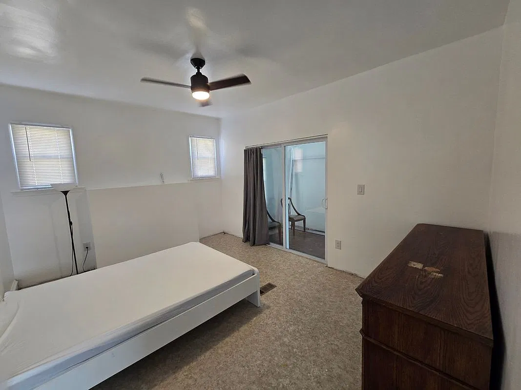 1 bed, 1.0 bath, 1863 sqft, $900 — Photo 3