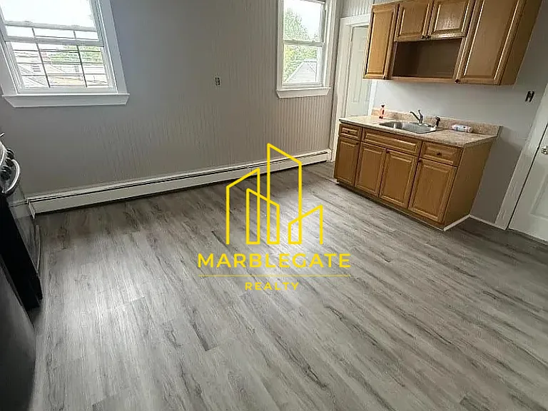 71 Highland St #33R — Photo 6