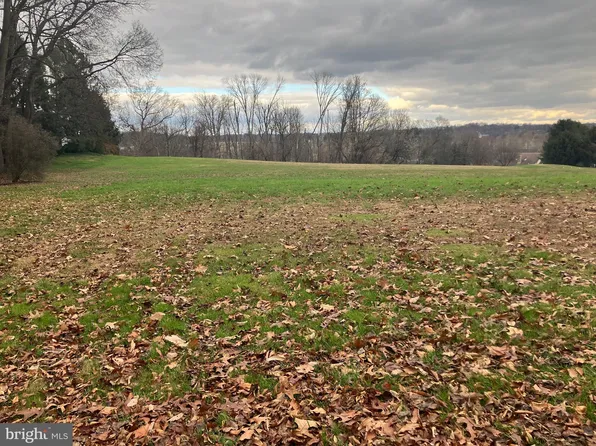 7 N Mount Hope School Rd, Willow Street, PA 17584