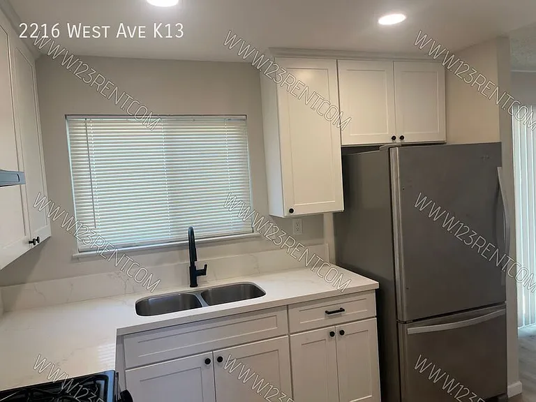 2216 W Avenue K13 — Photo 8
