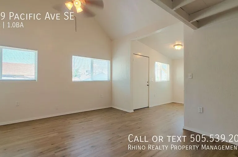 609 Pacific Ave SE — Photo 2