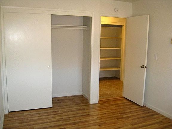 5th image of 619 Bolton Ct