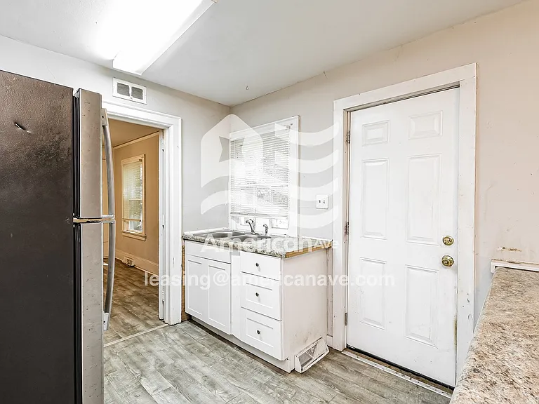 17970_006_kitchen_7.jpg