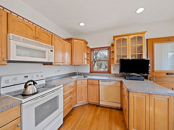 4th image of 160 Glenellen Rd