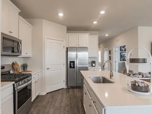 8060 Century Blvd, Breinigsville, PA 18031