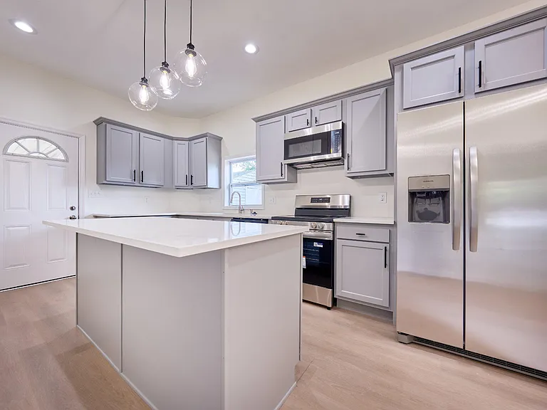 2924 Gracefield Rd — Photo 24
