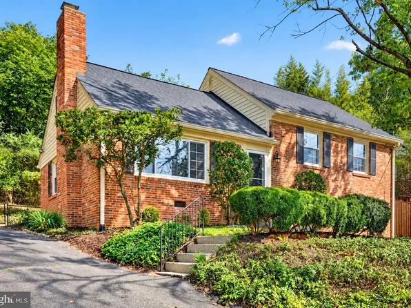 837 31st St S, Arlington, VA 22202