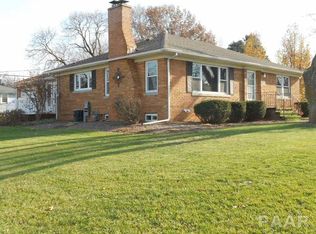 612 N Green St, Roanoke, IL