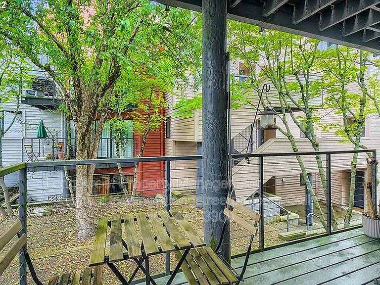 720 NW Naito Pkwy #D22 — Photo 19