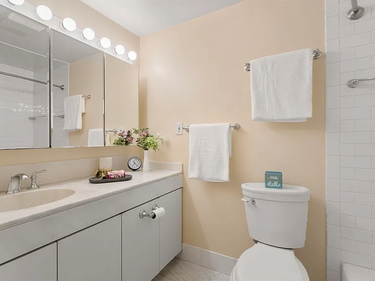 65 Grove St #33A — Photo 15