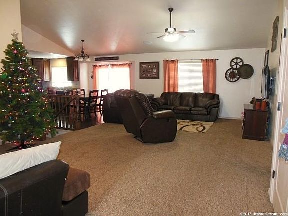 3rd image of 332 W Hills Dr
