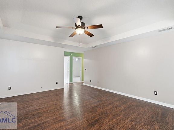 5th image of 388 Meloney Dr