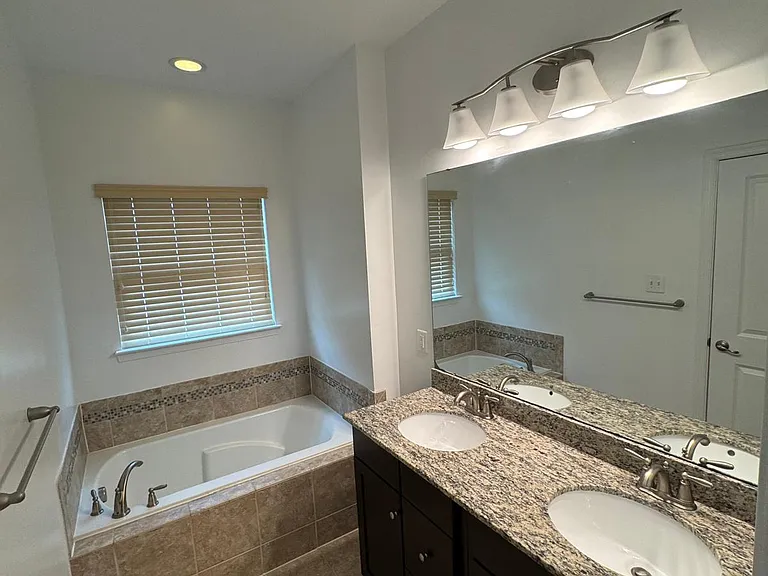 19501 Vaughn Landing Dr — Photo 31