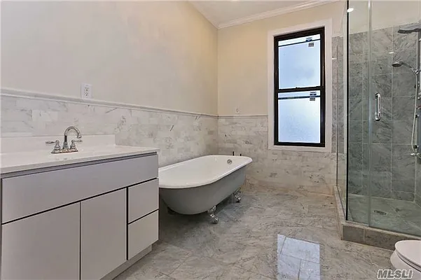 Sold by Douglas Elliman | media 14