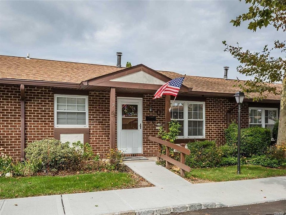 1st image of 7 Oak Park Ct