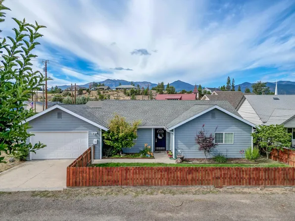 633 Spur St, Weed, CA 96094