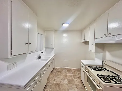 8445 Amigo Ave Northridge, CA 91325 Photo 1
