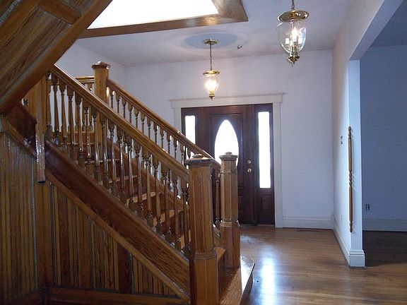 2nd image of 510 S Walnut St