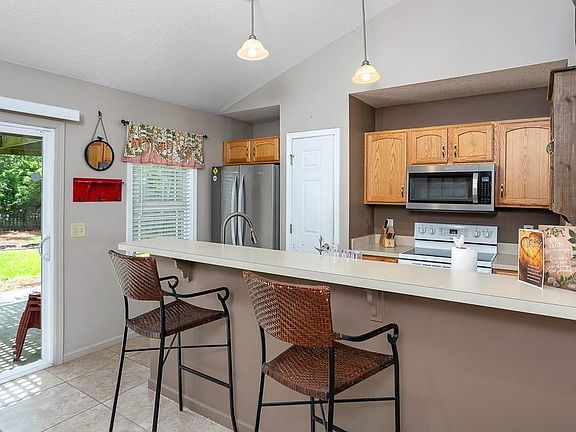 4th image of 20 Galemist Ln