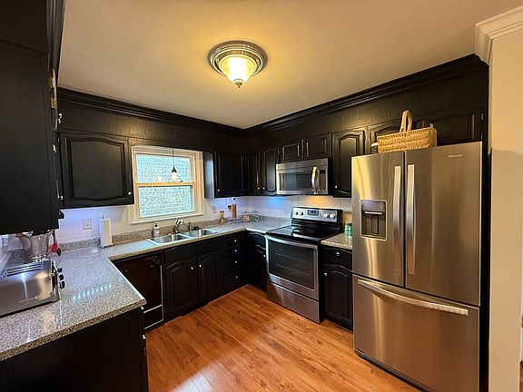 4th image of 1145 Meadow Ln