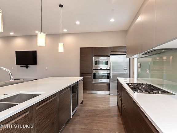 5th image of 957 N Greenview Ave #3