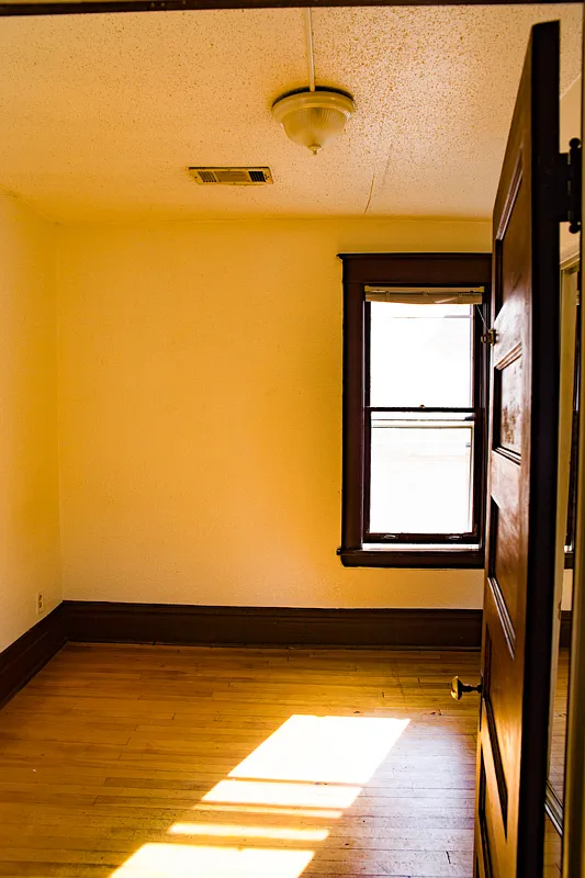 5 bed, 2210 sqft, $2,200 — Photo 4