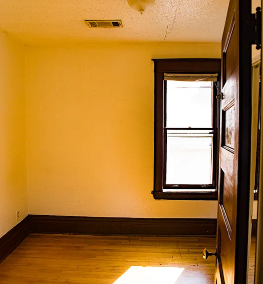 1309 E Hennepin Ave — Photo 4
