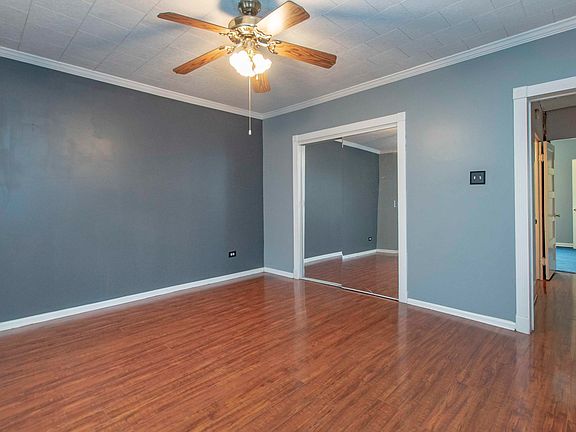 3rd image of 109 Craig St