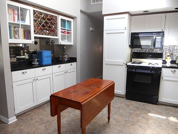 No shortage for cabinets here!