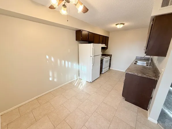 1814 Knox St #9, Lincoln, NE 68521