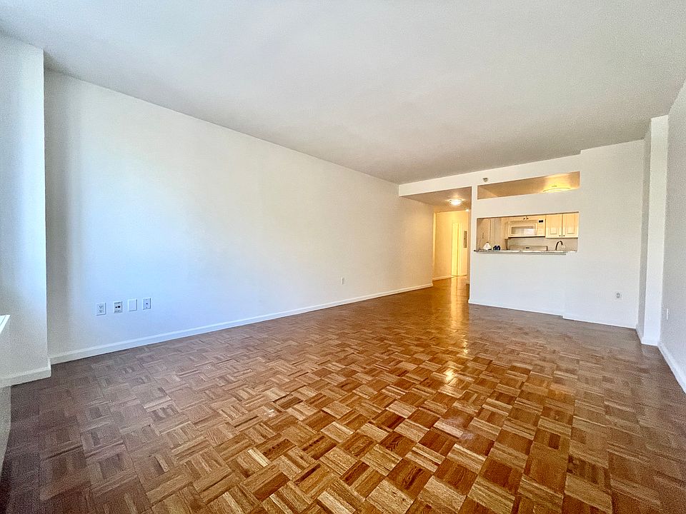 1st image of 350 W 43rd St APT 5D