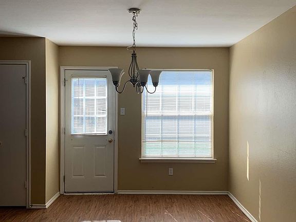 2nd image of 1434 Mission Hills Ln