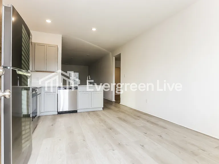 143 Jasmine Ct — Photo 4
