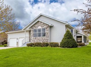 648 Pheasant Run, Winsted, MN 55395