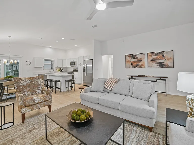 7661 Rutherford Ln — Photo 6